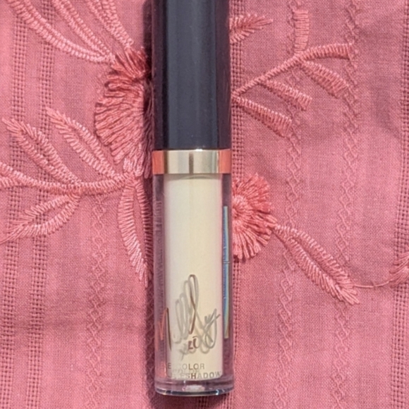 Almond Matte Liquid Eyeshadow Mally Beauty - New Without Box - Picture 4 of 4